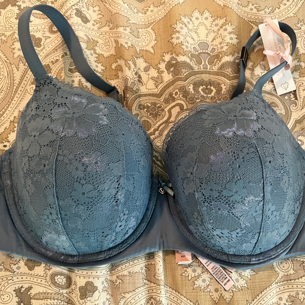 NWT Victoria Secret Body By Victoria Lined Demi Bra Size 42D Light Blue shimmer